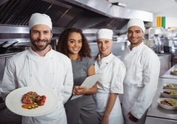 Maatkleding of poolkleding vs. gepersonaliseerde kleding